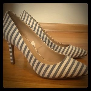Striped heels with pointed toe